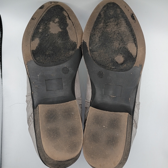 Journee Collection Jeni Gray Faux Suede Ankle Boots Size 11 - Picture 8 of 9